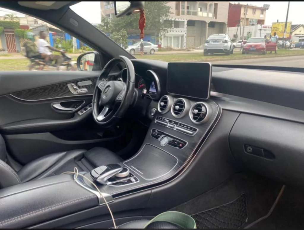 Mercedes C300 année 2016