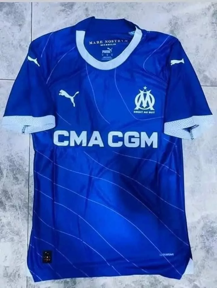 Maillot de bonne qualite 🛍️