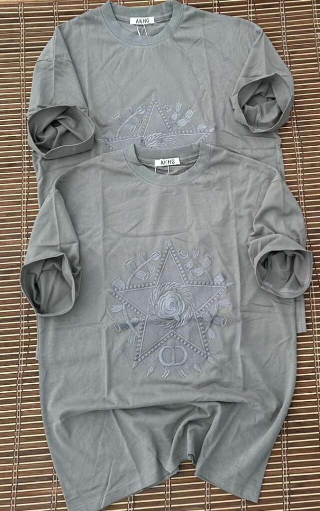 Les tee-shirts 100% coton et bien lourds