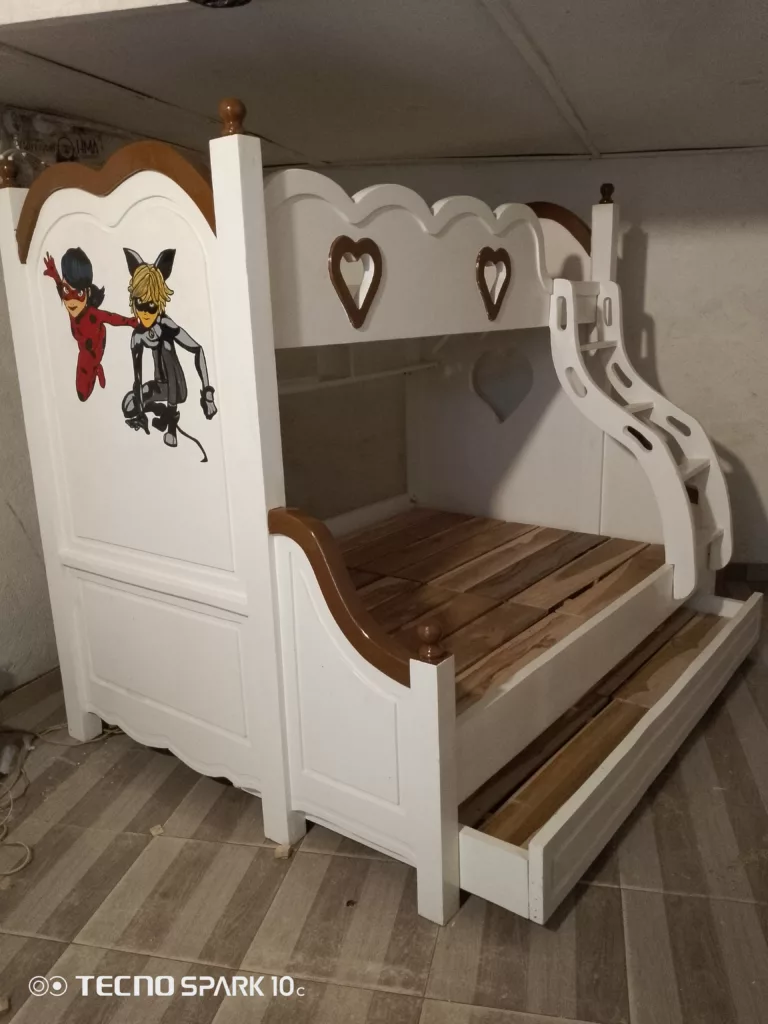 BERCEAUX -PLACARDS -COMMODES